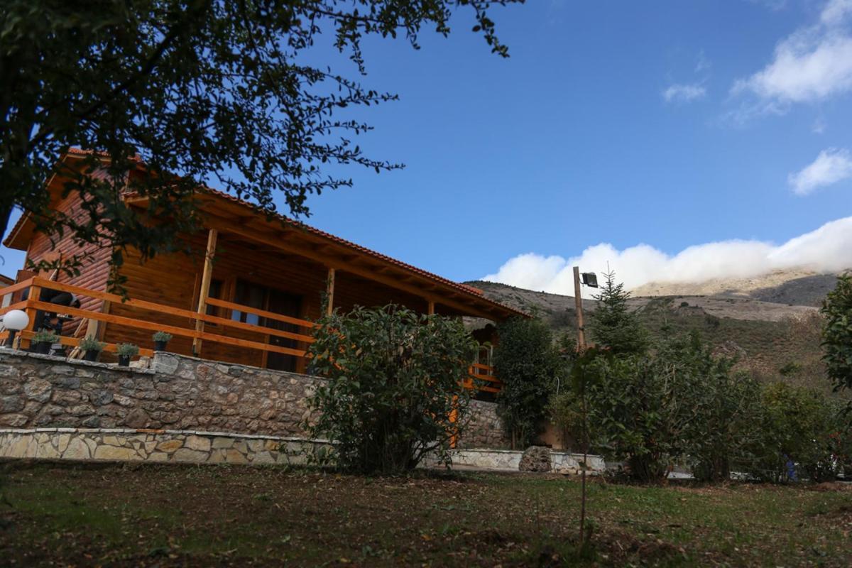Orias Guesthouse & Farm Калаврита Экстерьер фото