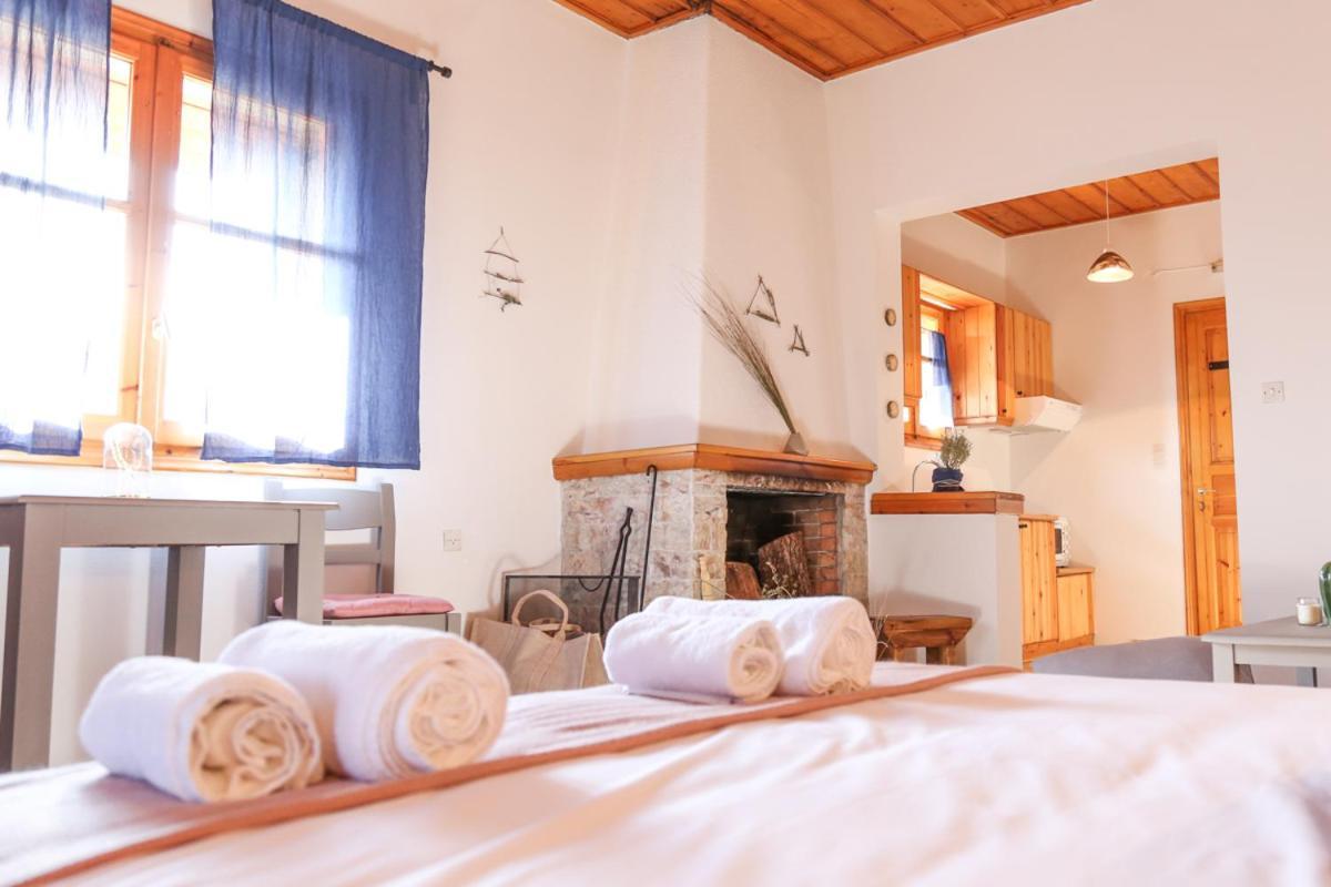Orias Guesthouse & Farm Калаврита Экстерьер фото