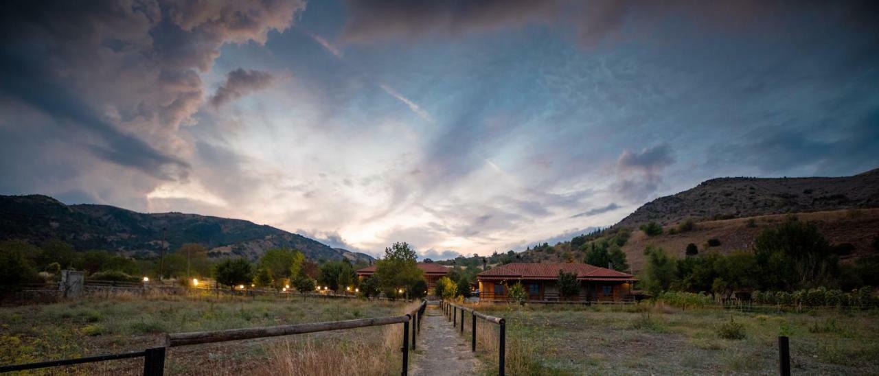 Orias Guesthouse & Farm Калаврита Экстерьер фото