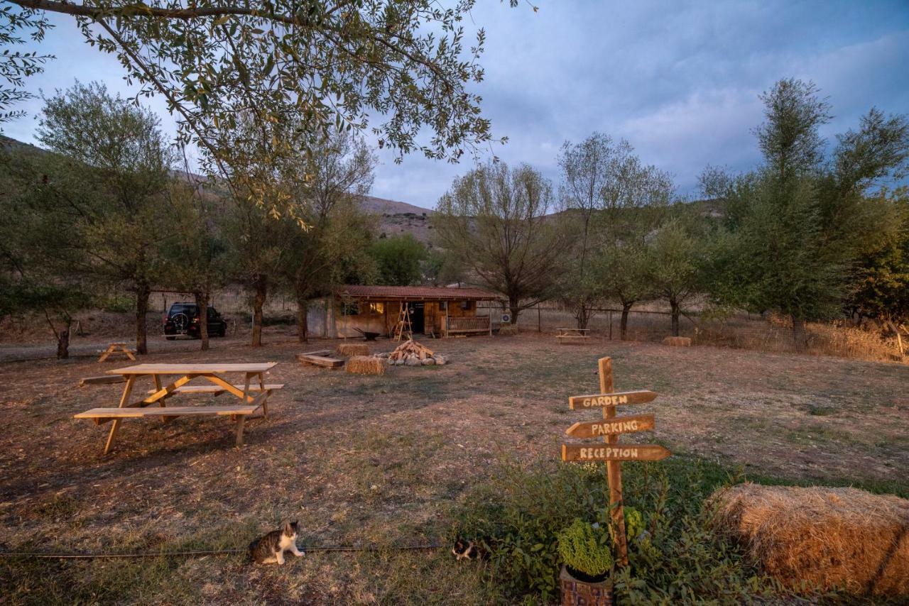 Orias Guesthouse & Farm Калаврита Экстерьер фото