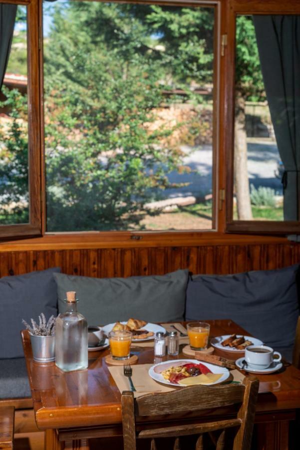 Orias Guesthouse & Farm Калаврита Экстерьер фото
